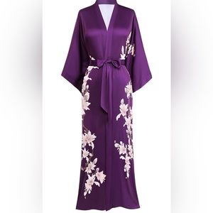 🚫Sold🚫 Satin silk like Floral Kimono robe House dress Nightgown Lingerie